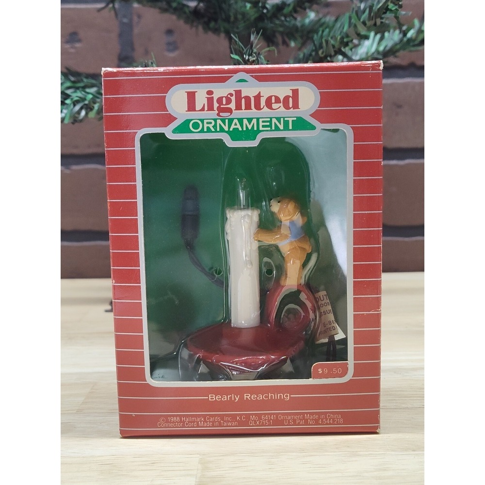 Hallmark Keepsake Magic Lighted Onament